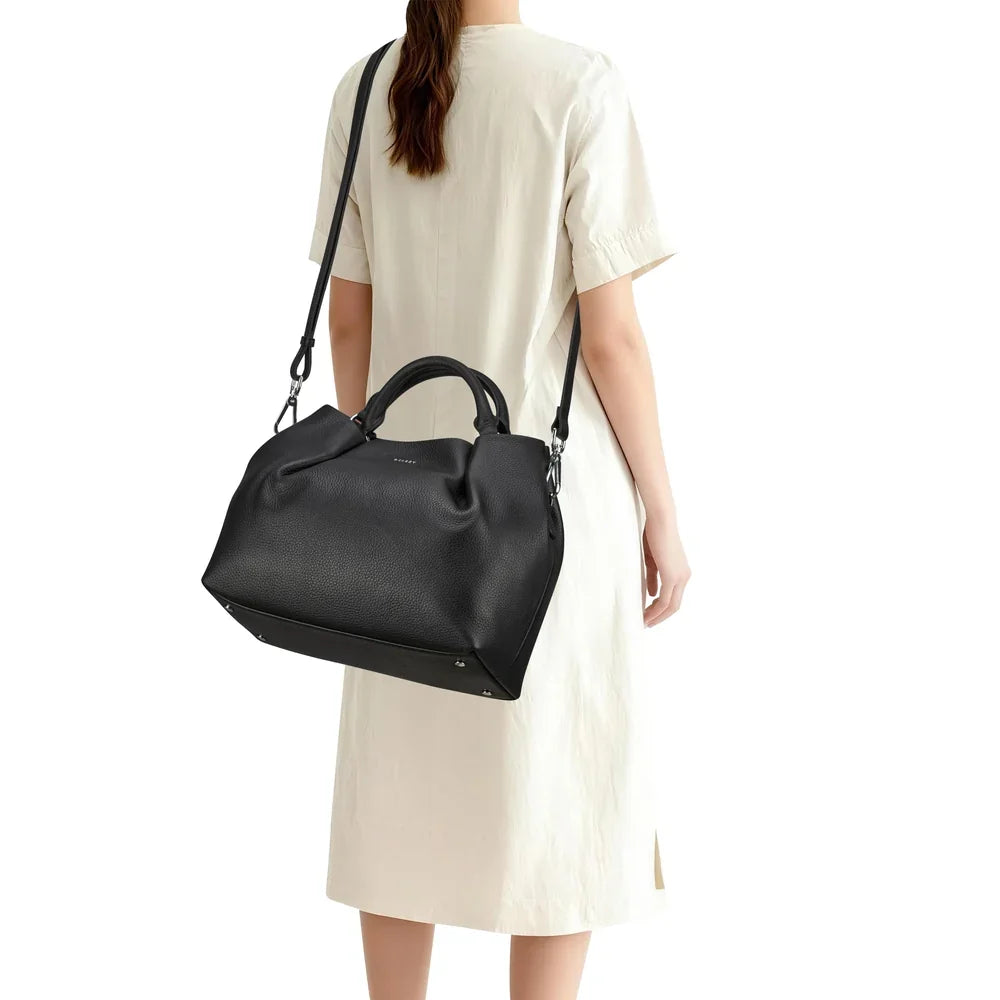 LE CUIR GRAINE Hand Bag BLACK Promotional Price