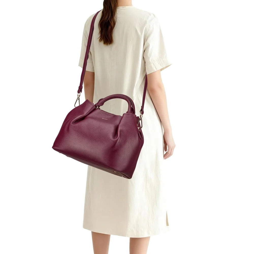 LE CUIR GRAINE Hand Bag BLACK Promotional Price