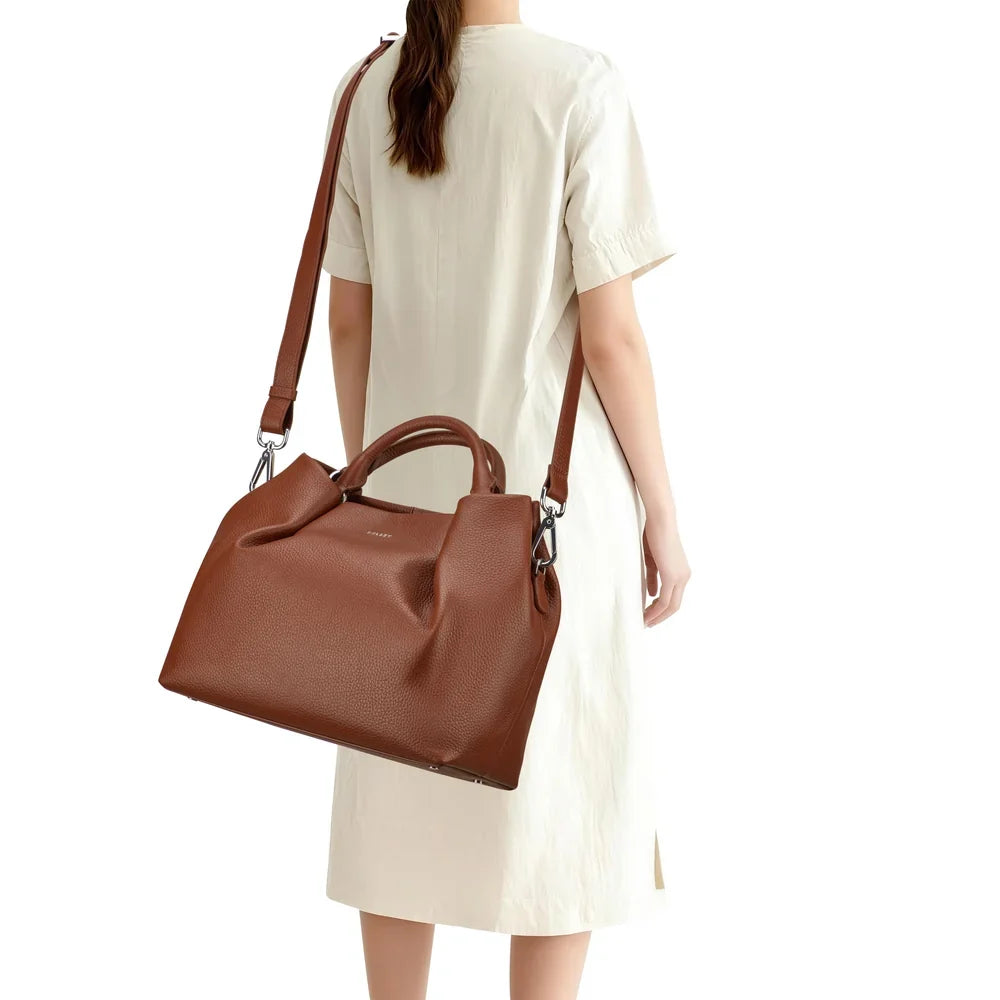 LE CUIR GRAINE Hand Bag BLACK Promotional Price